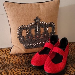 Red cloth  wedge